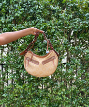Load image into Gallery viewer, Vintage Dooney Purse