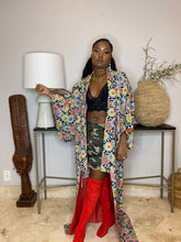 Load image into Gallery viewer, Abstract Printed Kimono