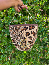 Load image into Gallery viewer, Vintage animal printed crossbody
