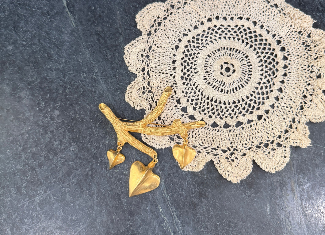 Matte Gold Dangly Heart Brooch